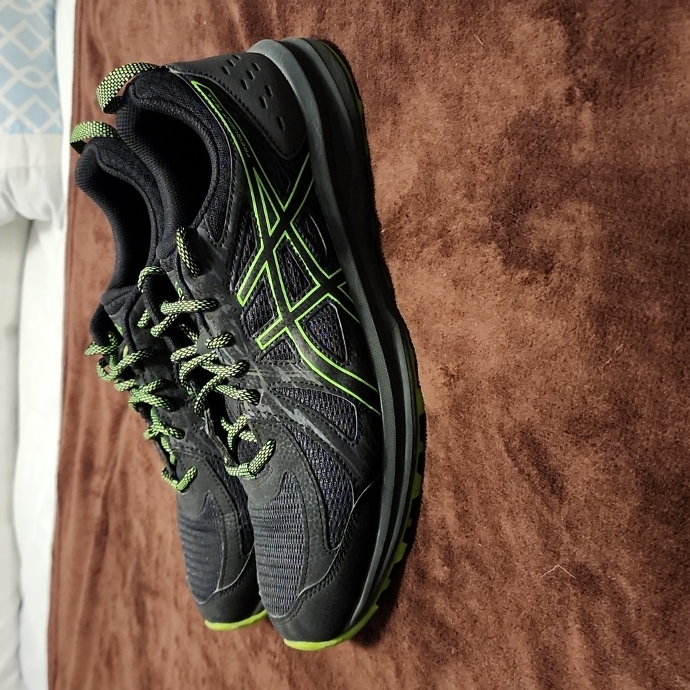ASICS Men's Frequent Trail Running Size 11